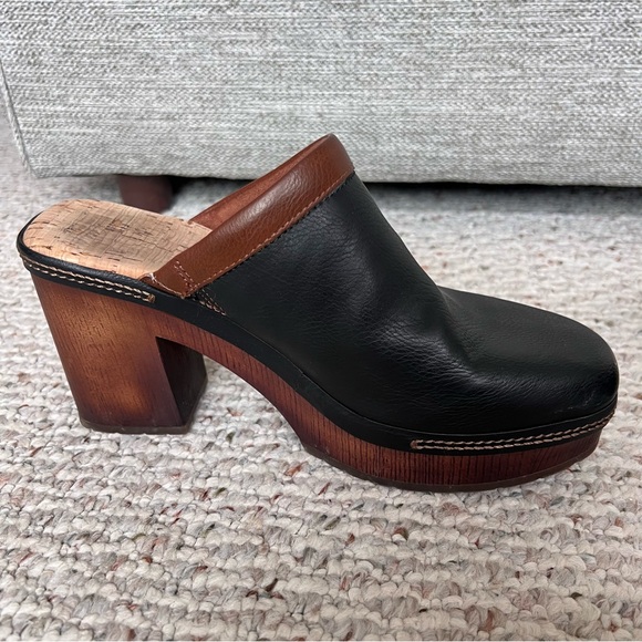 Korks Lori Block Heeled Clogs - Picture 6 of 13